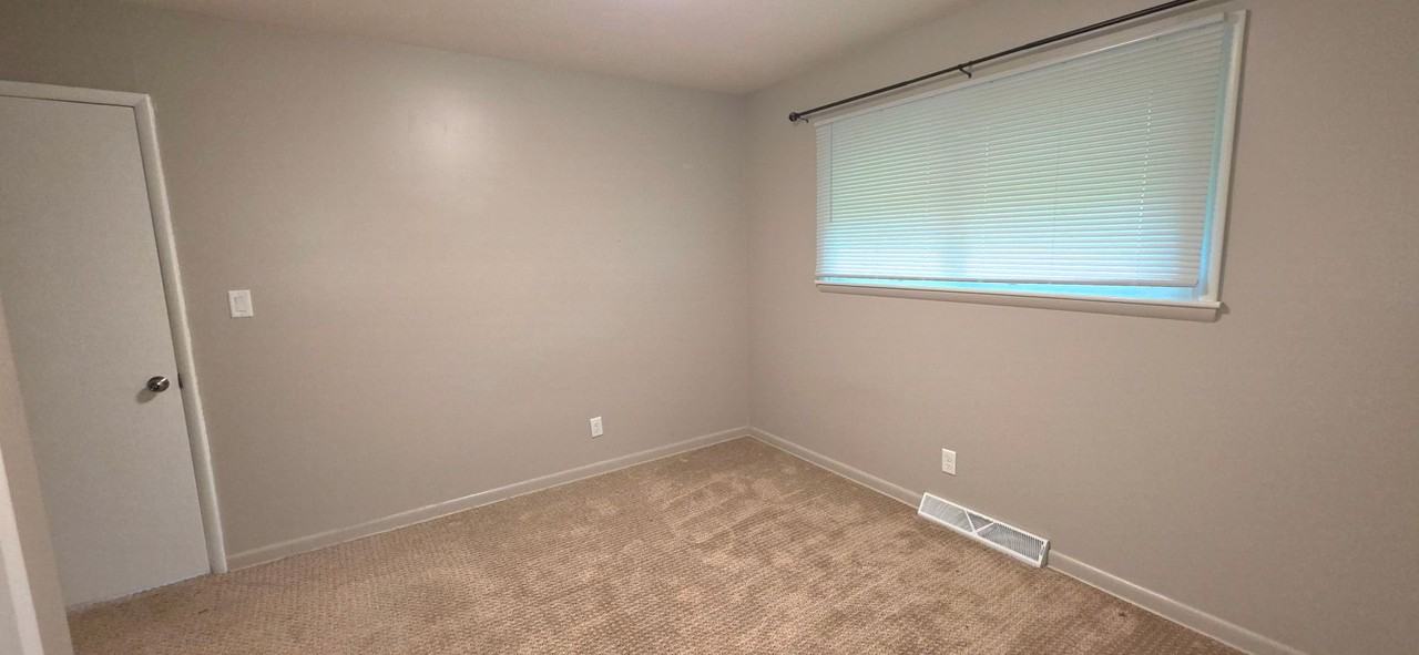 1951 S Plaza Ave - Photo 5 of 10