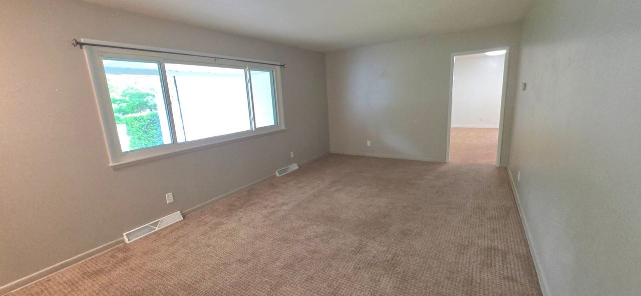 1951 S Plaza Ave - Photo 6 of 10