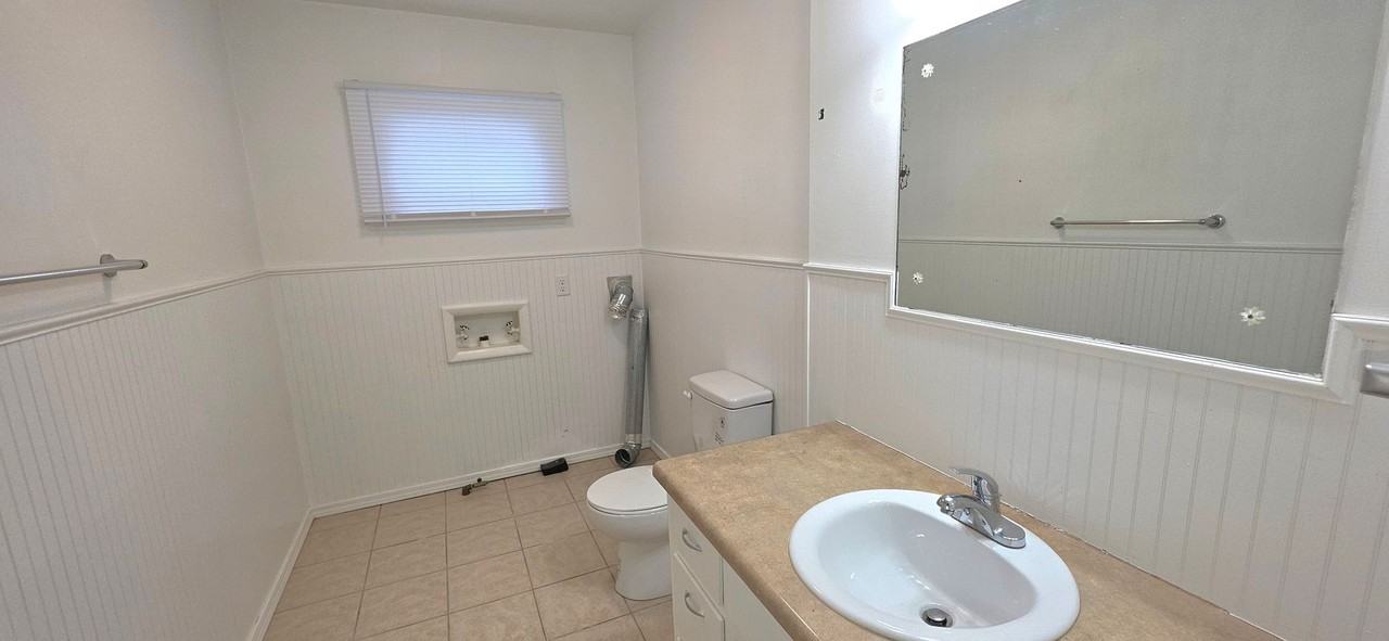 1951 S Plaza Ave - Photo 7 of 10