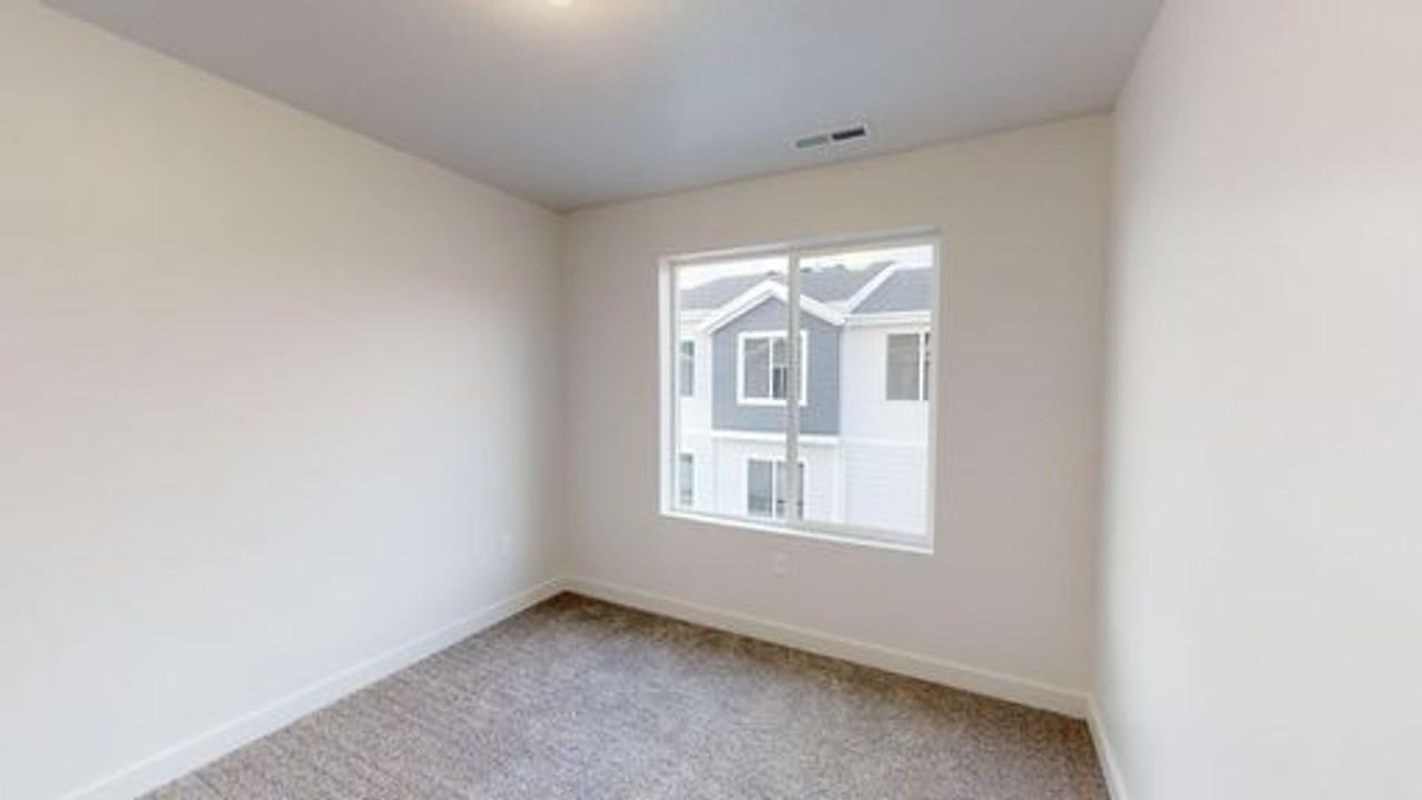 641 W 1475 S - Photo 2 of 27