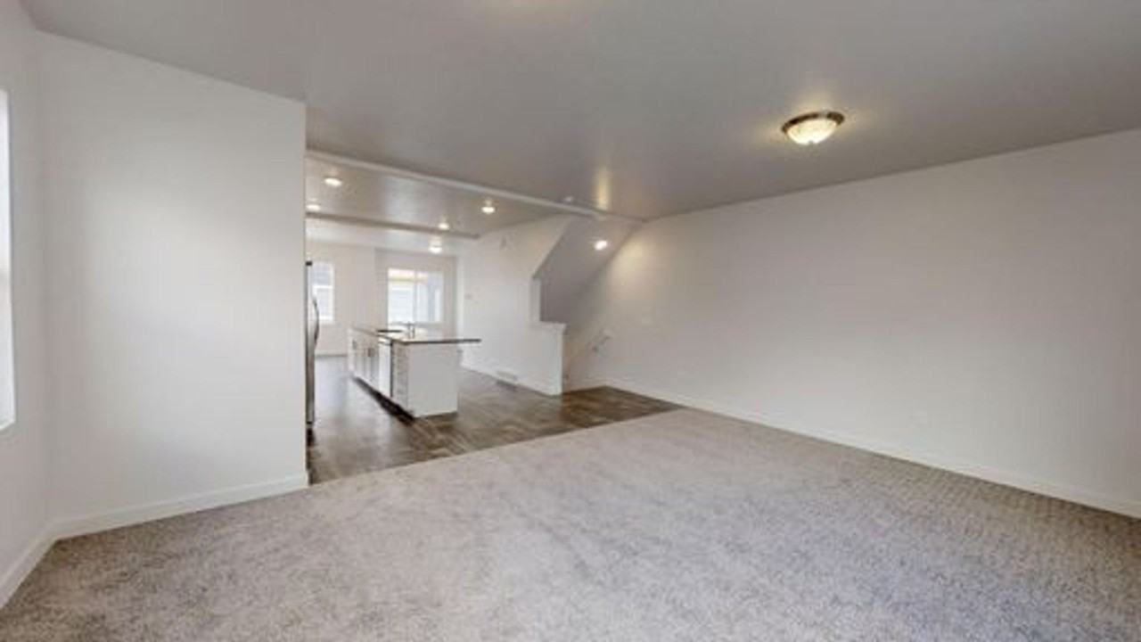 641 W 1475 S - Photo 7 of 27
