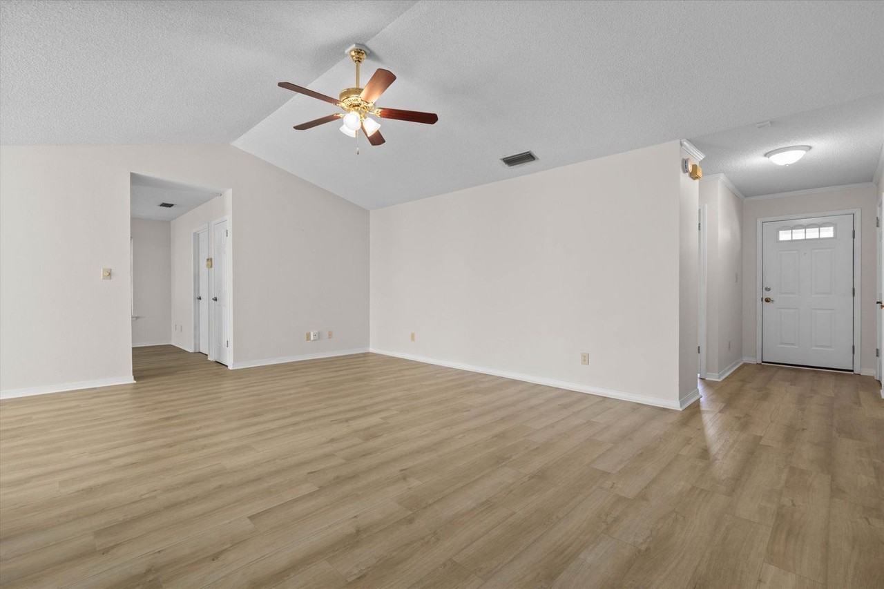 21 Hoffren Dr - Photo 4 of 22