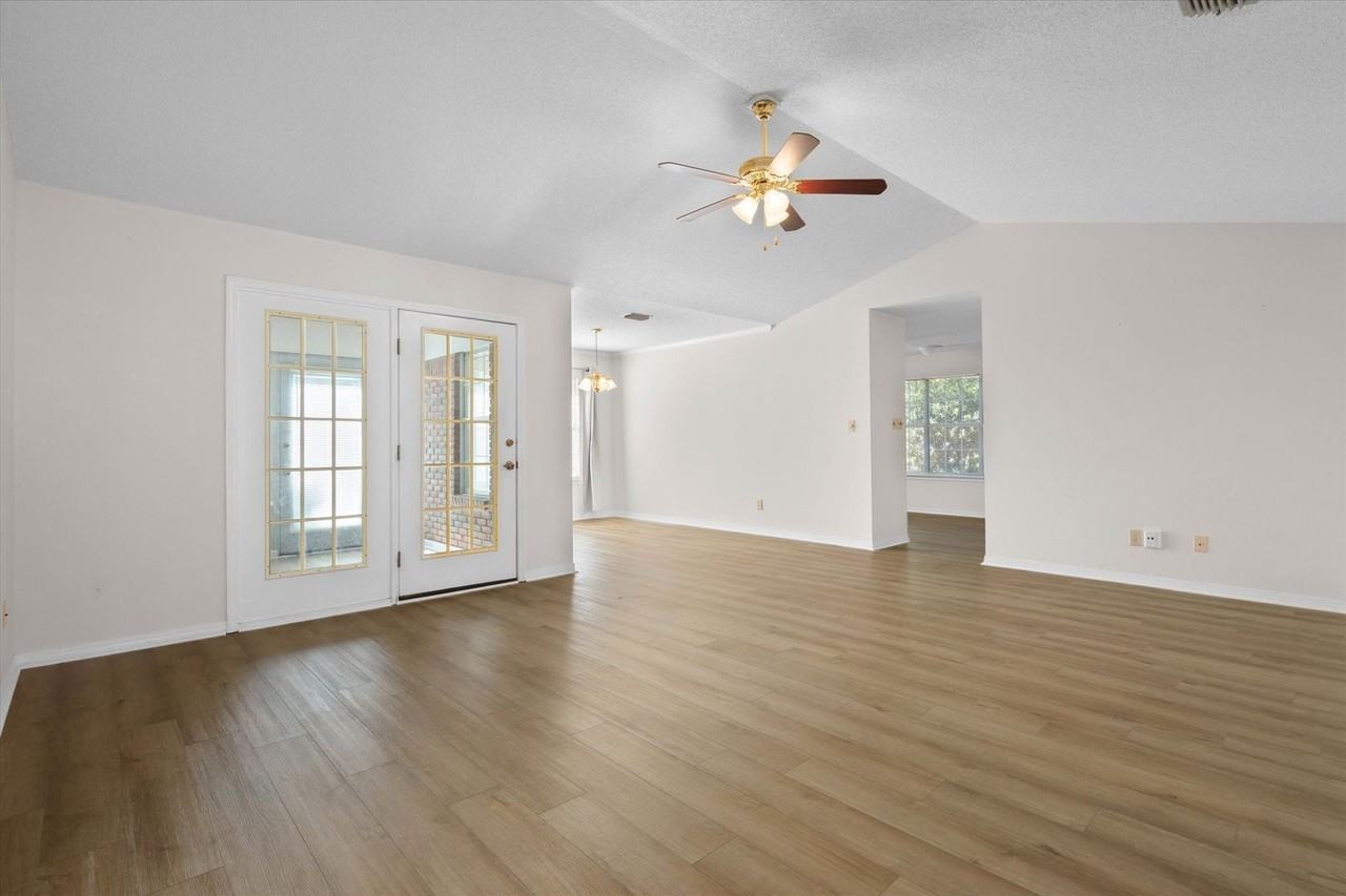 21 Hoffren Dr - Photo 5 of 22