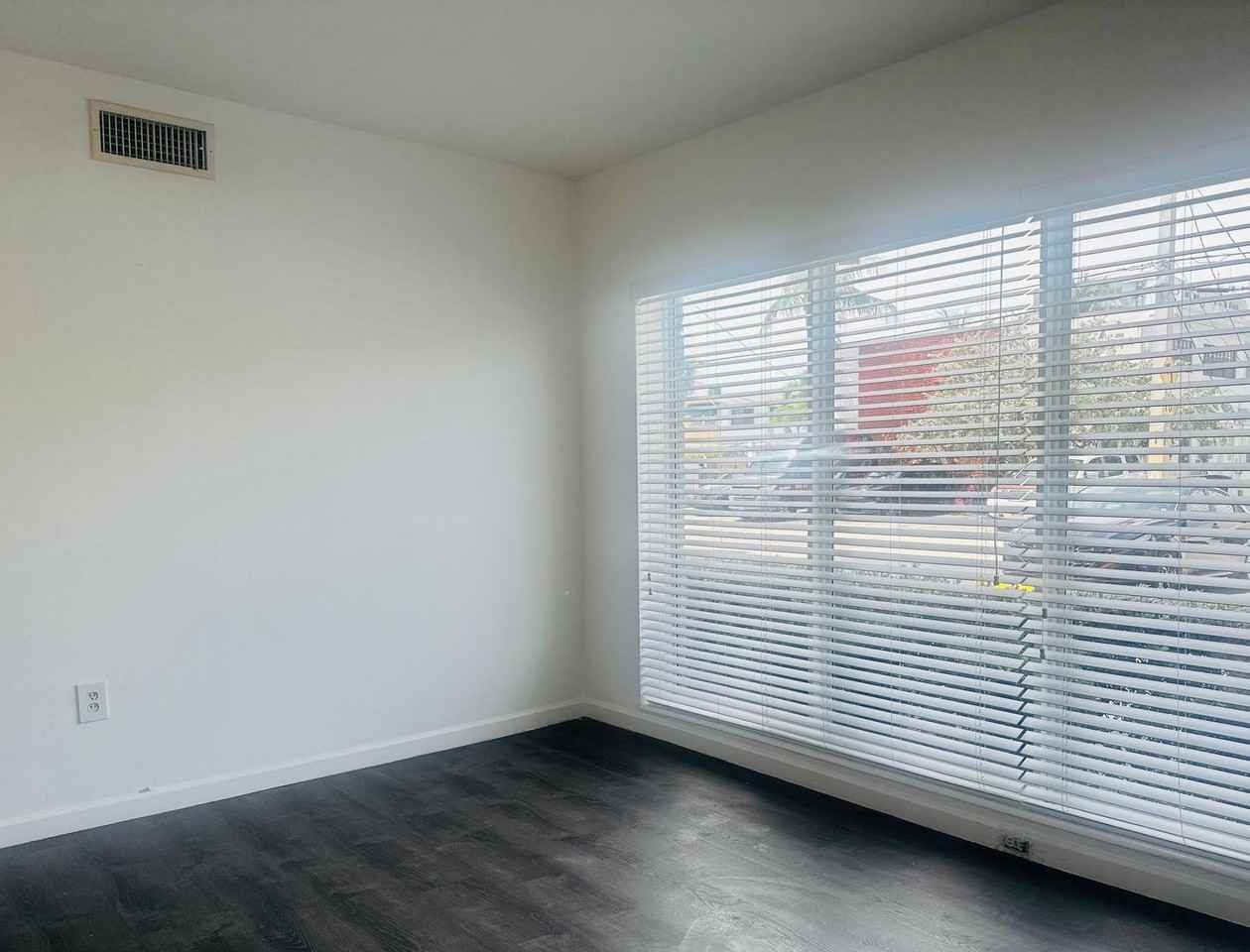 7291 Gary Ave - Photo 6 of 30