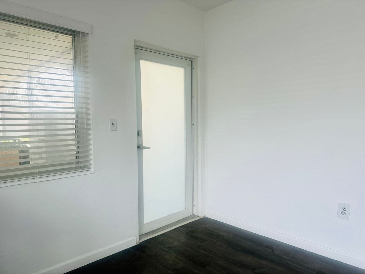 7291 Gary Ave - Photo 5 of 30