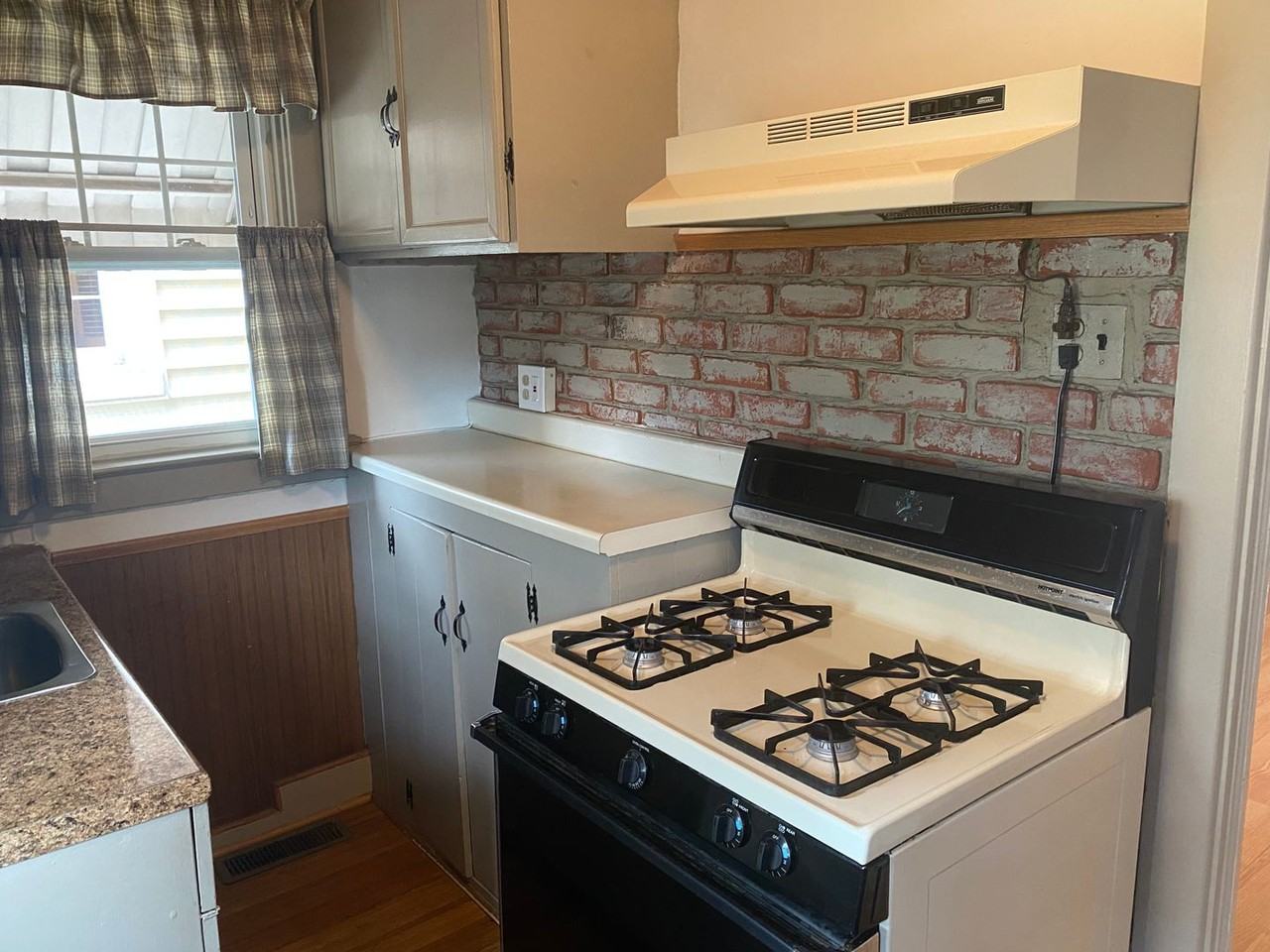 714 6th St - Photo 6 of 24