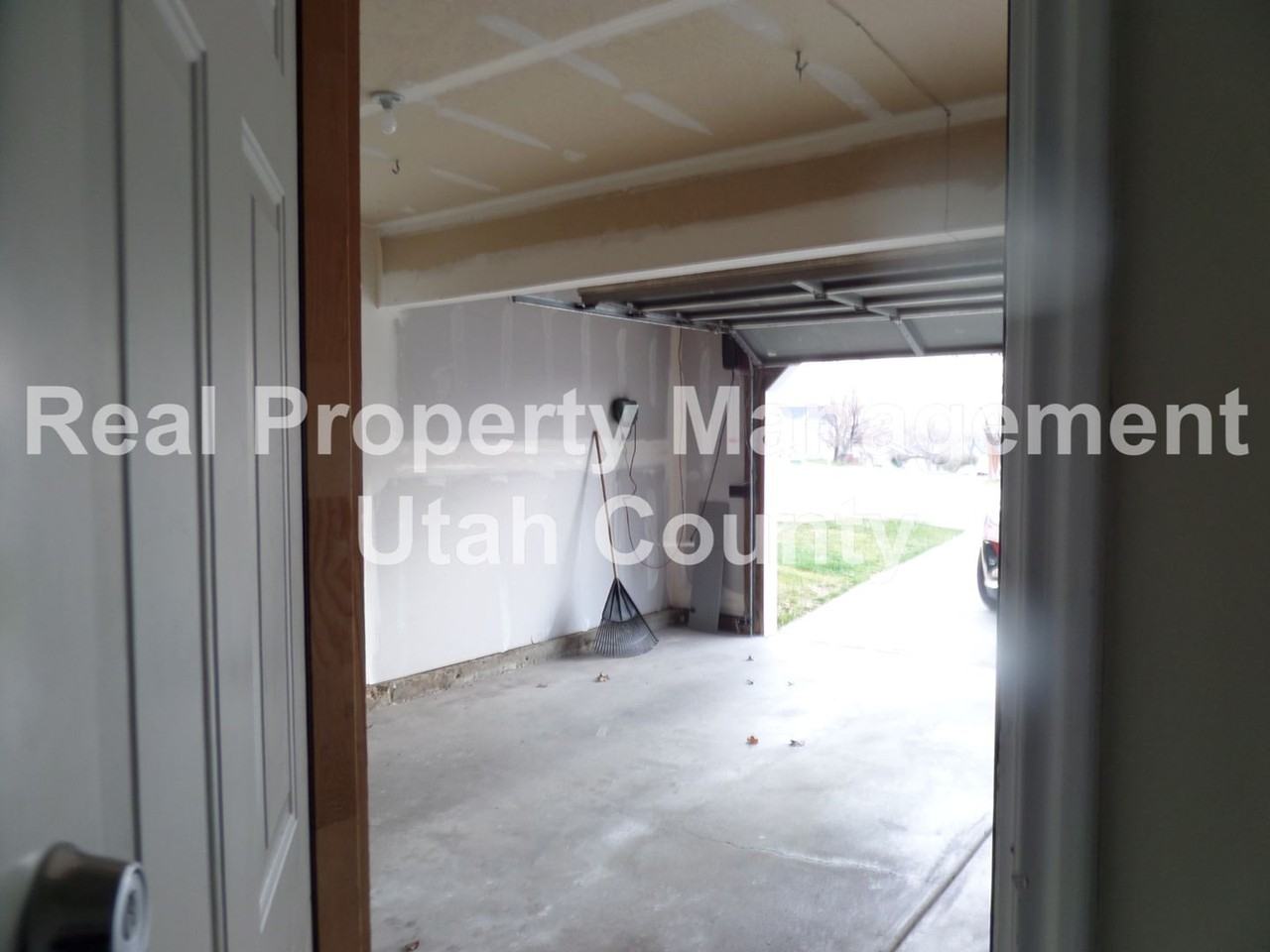 710 W 2350 N - Photo 6 of 40