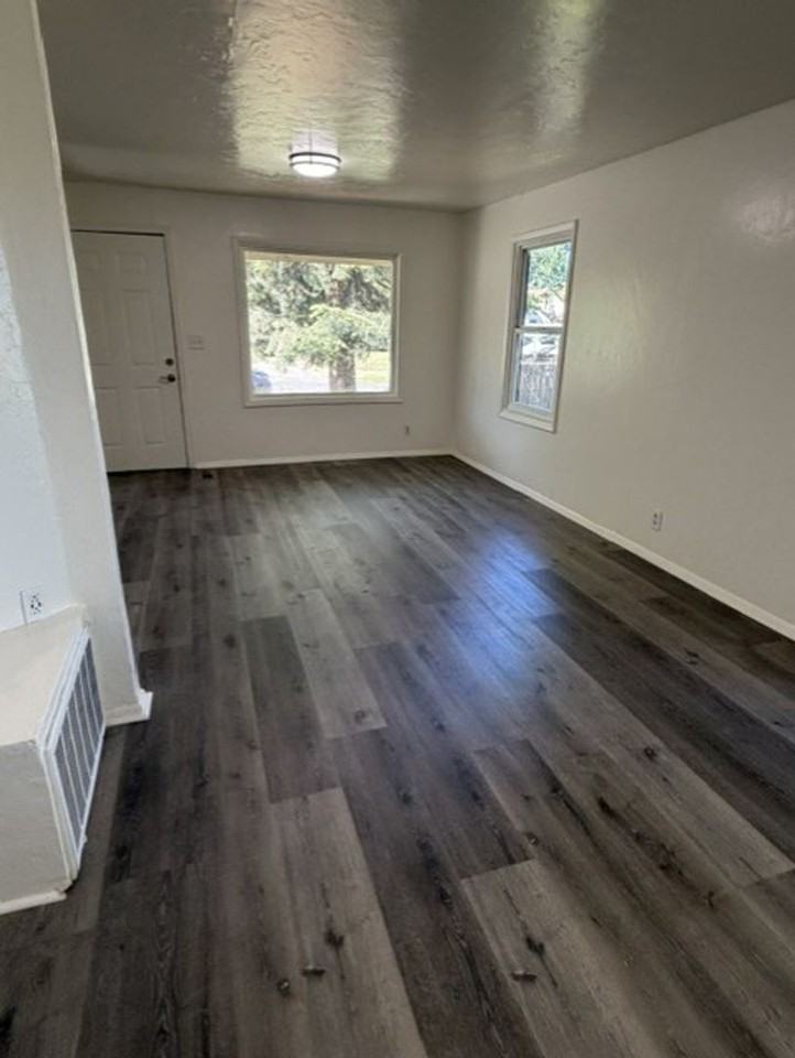 2619 Scott St - Photo 7 of 20