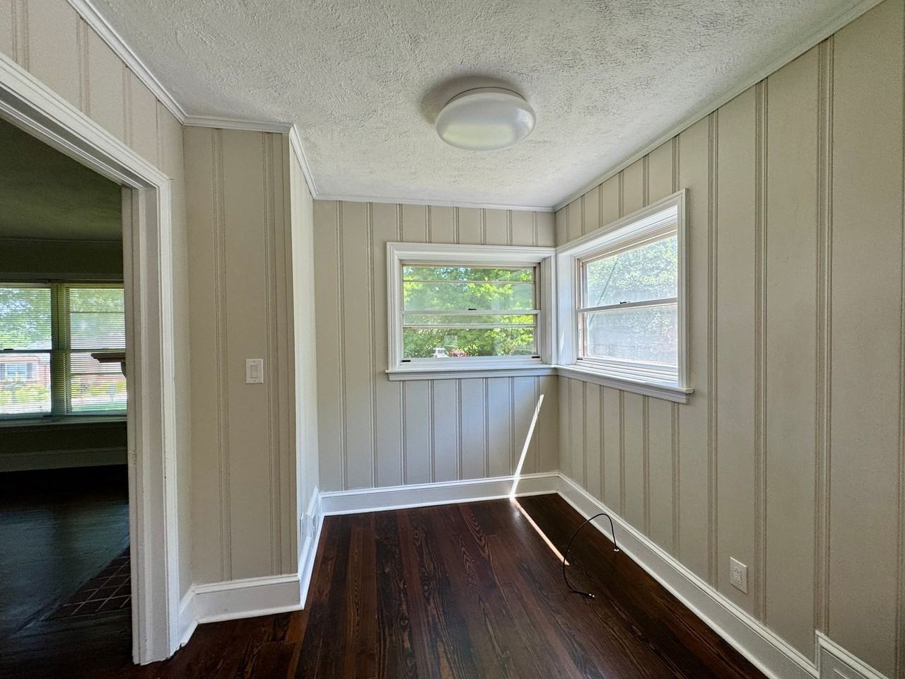 106 Crest St - Photo 3 of 13