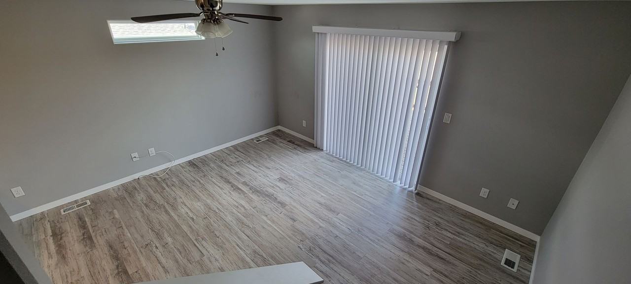 823 Grindstone Cir - Photo 2 of 6
