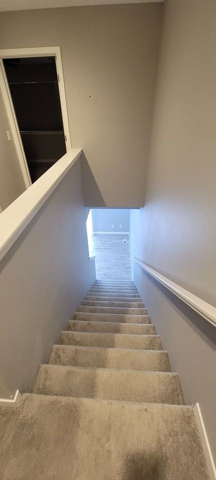 823 Grindstone Cir - Photo 3 of 6