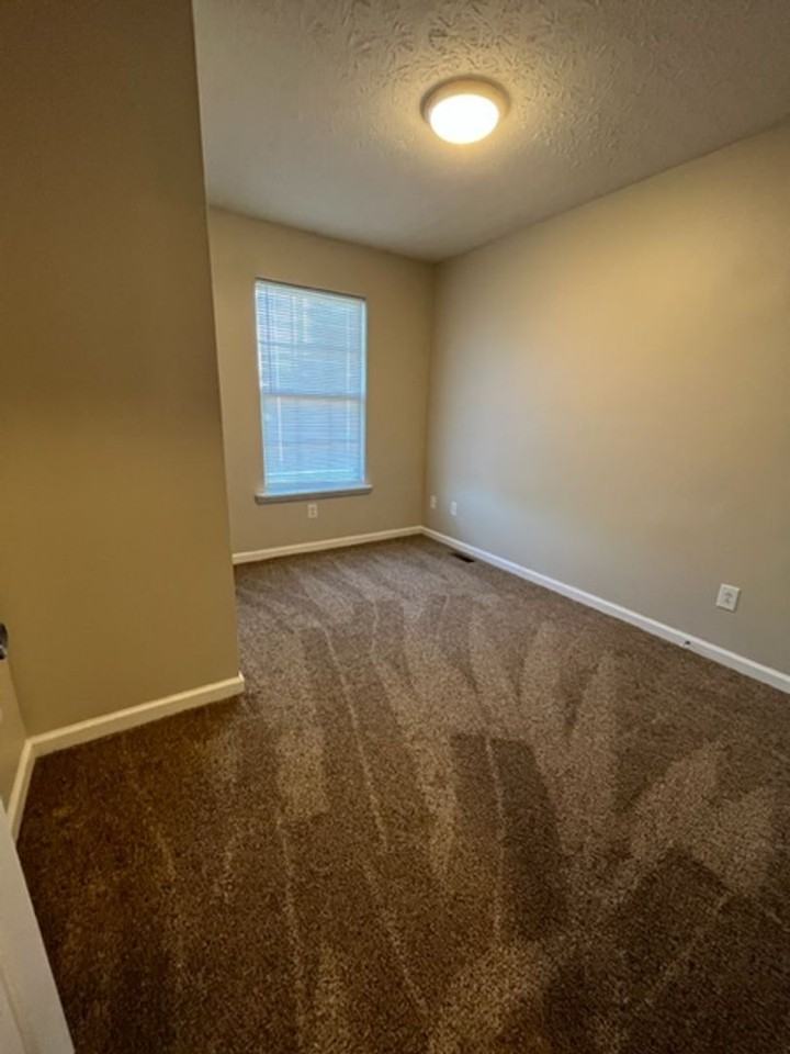 301 Parker Pl - Photo 6 of 10