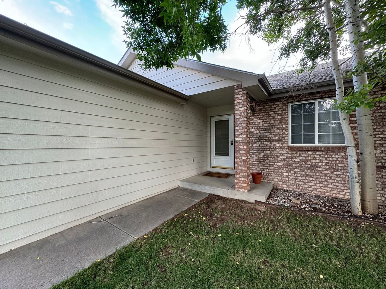 2231 Water Blossom Ln - Photo 4 of 28