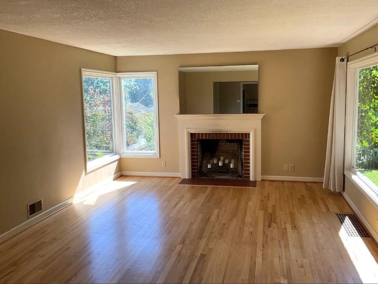 5231 Sw Texas St - Photo 4 of 32
