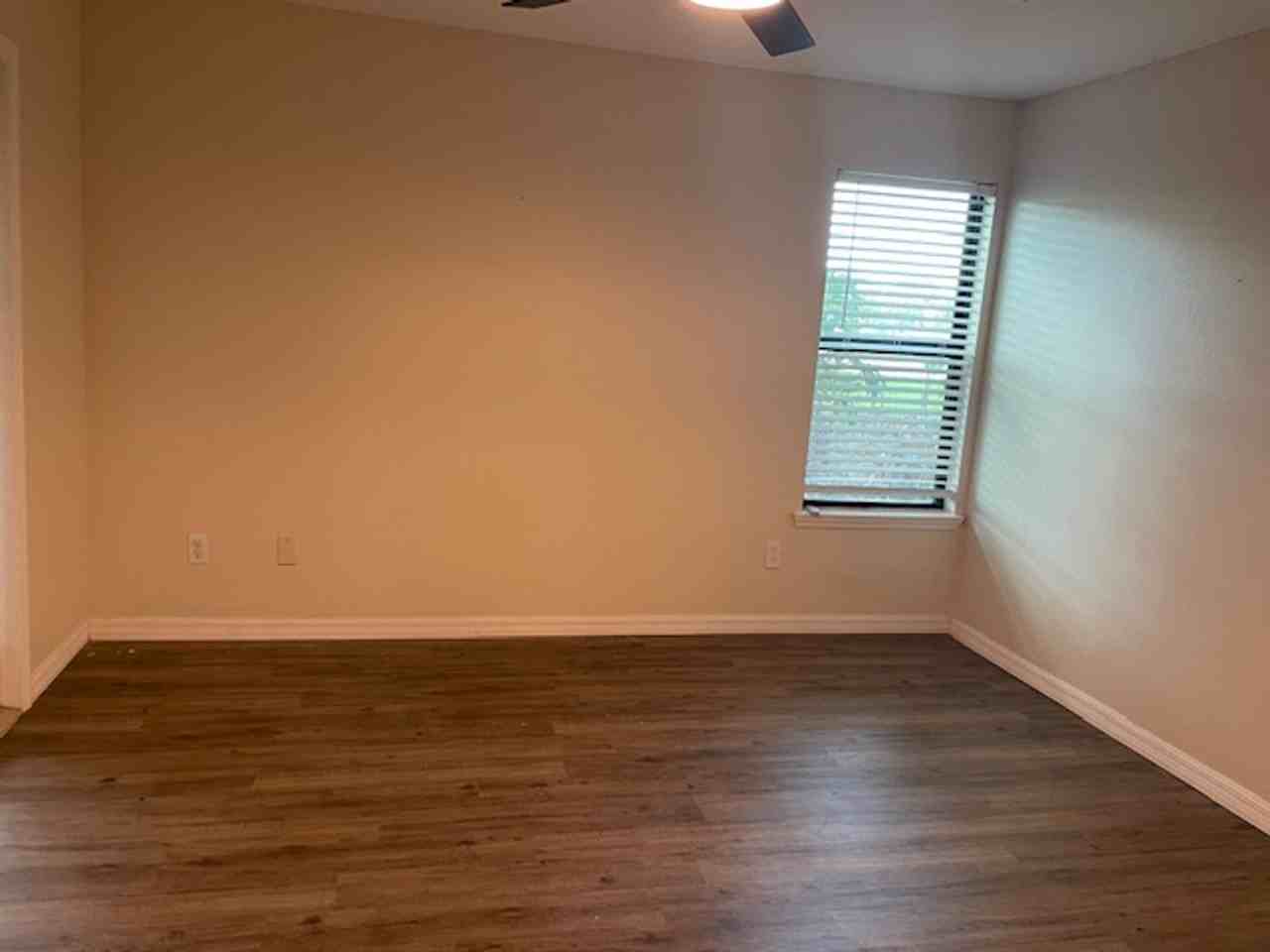 4028 Crockers Lake Blvd - Photo 5 of 17