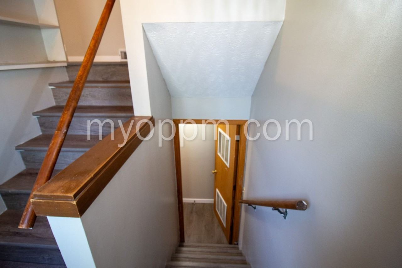 9129 Grand Ave - Photo 2 of 27