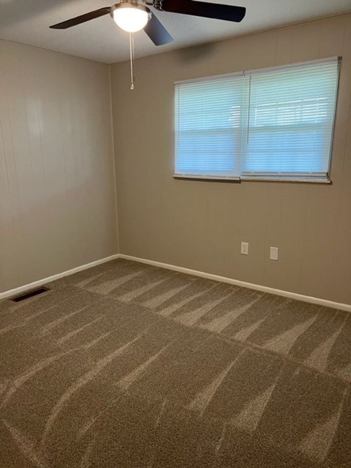 Comfortable living, right around the corner - Photo 7 of 7