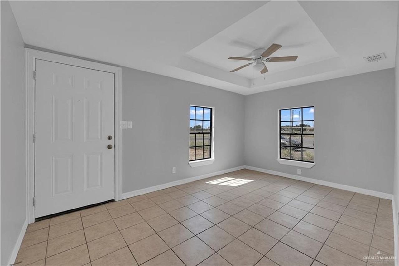 216 S Inspiration Blvd - Photo 3 of 15