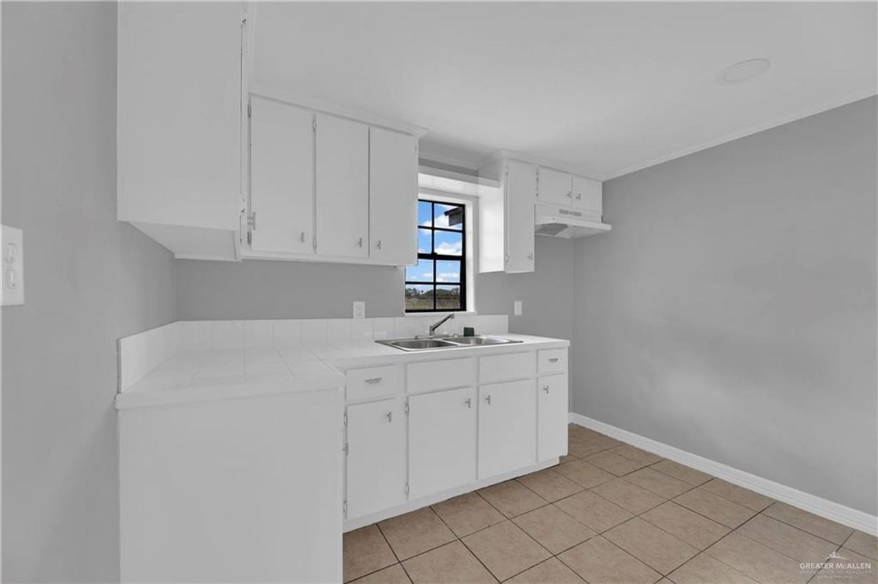 216 S Inspiration Blvd - Photo 6 of 15