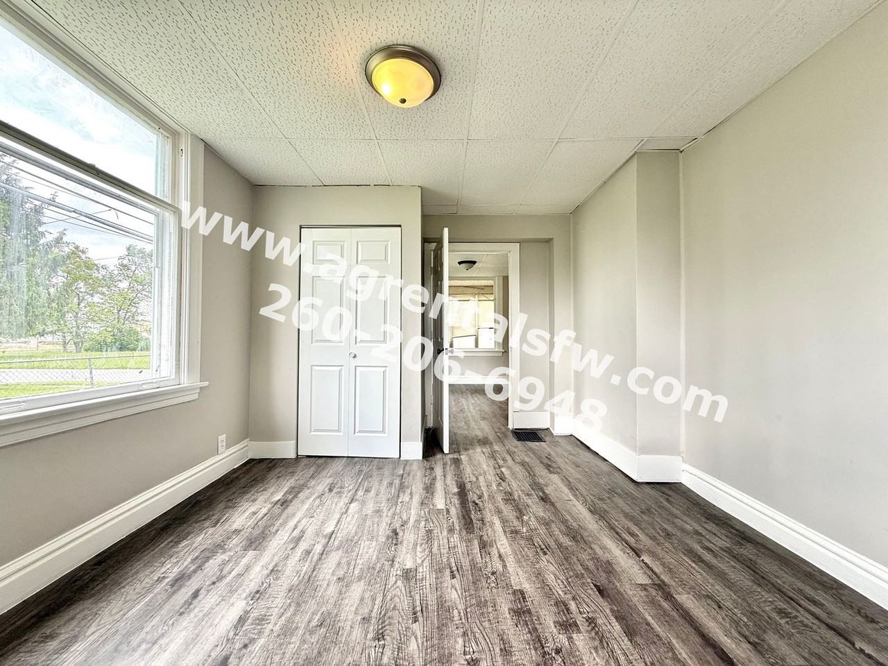 2720 Queen St - Photo 5 of 15