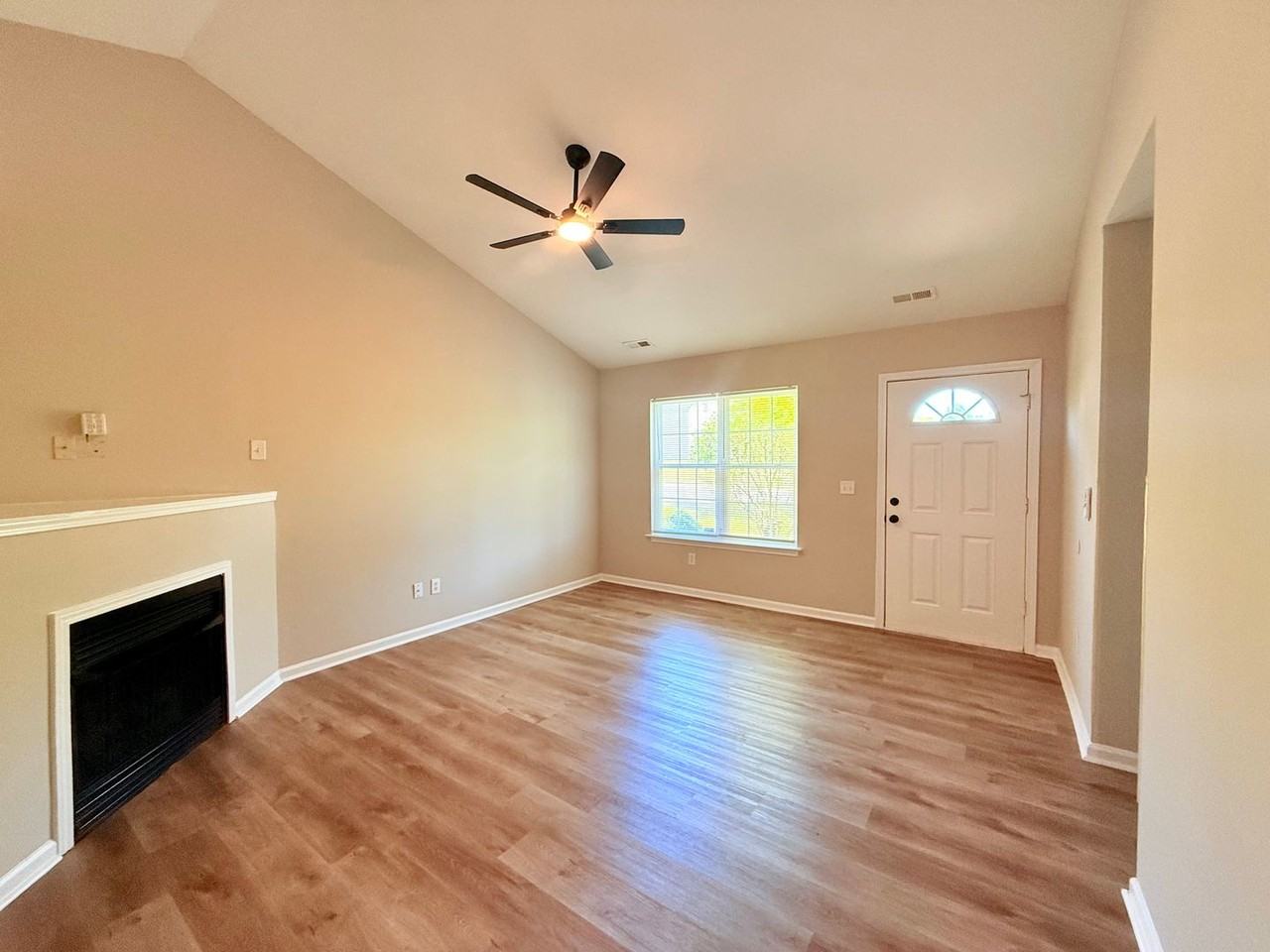 1509 Crandon Dr - Photo 4 of 18