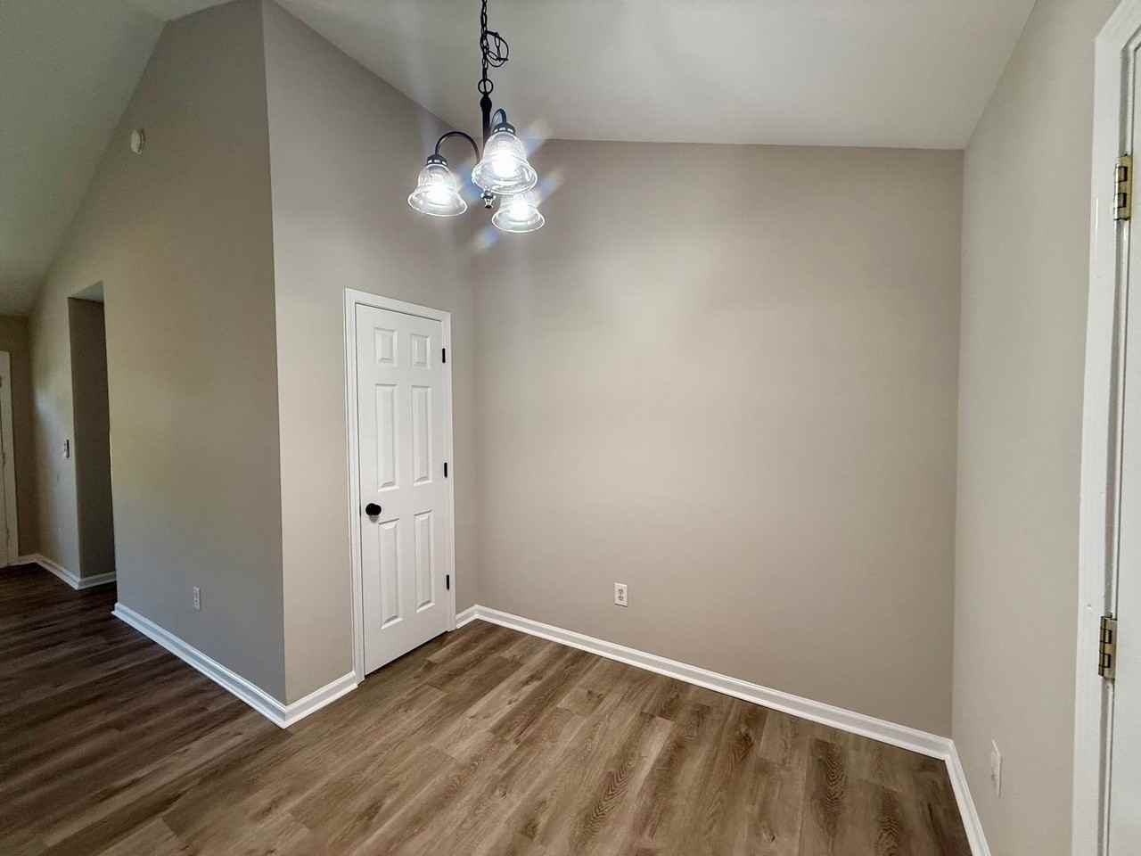 1509 Crandon Dr - Photo 5 of 18