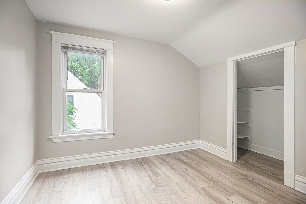 1412 Nassau St - Photo 6 of 15