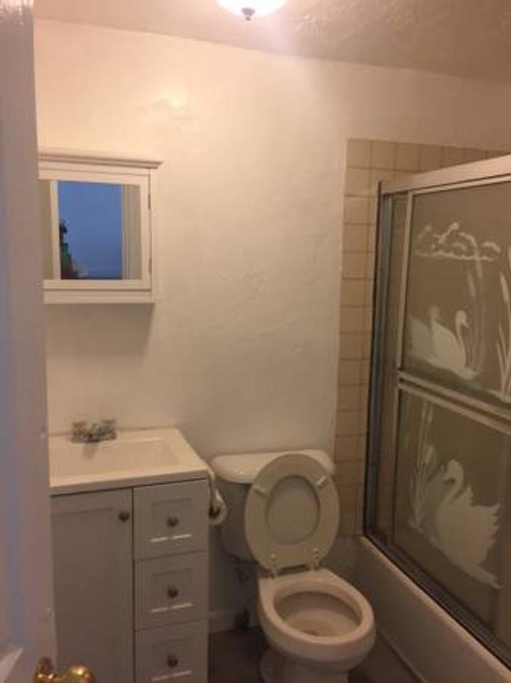 8B Adella Pl - Photo 2 of 7