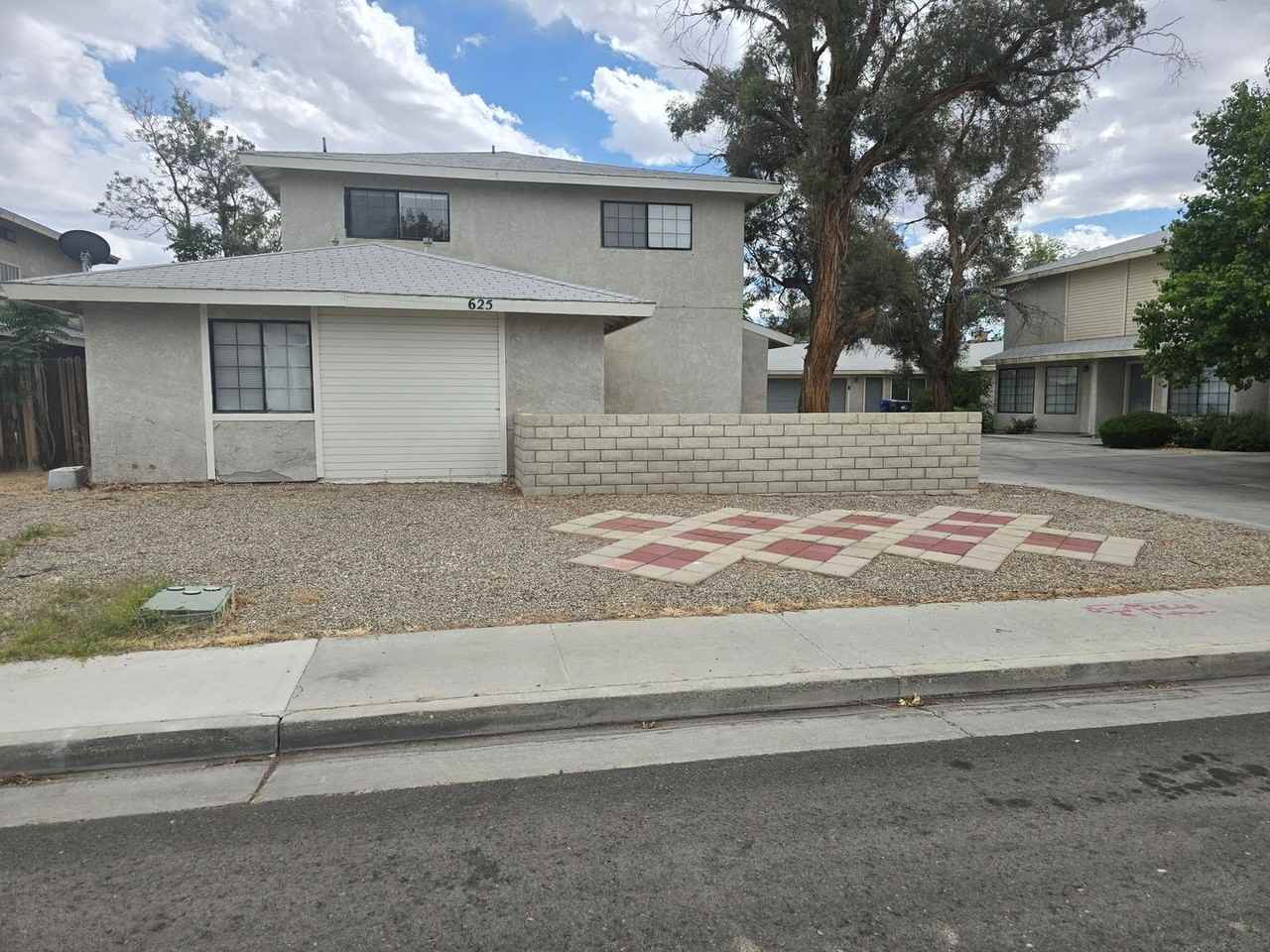 625 Perdew Ave - Photo 2 of 13
