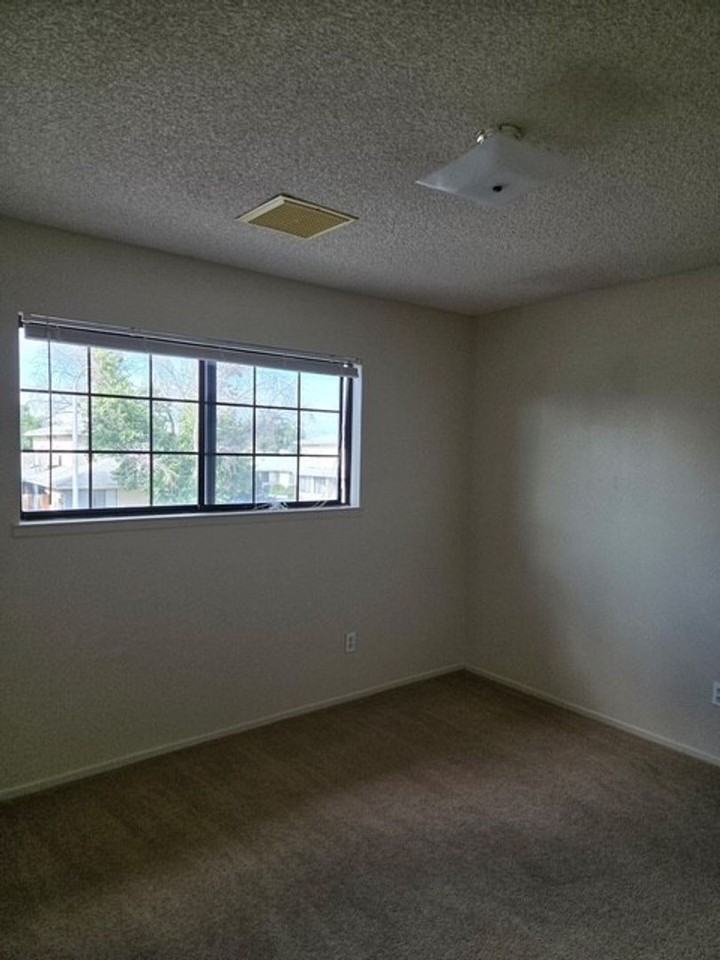 625 Perdew Ave - Photo 7 of 13