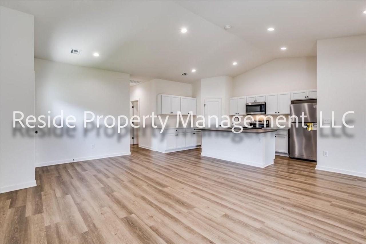 2142 N Melody Ct - Photo 5 of 23