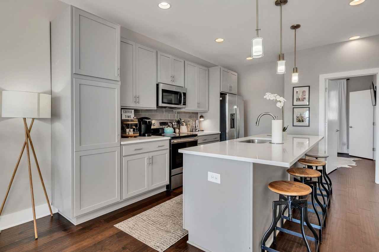 64 Fern Ave - Photo 5 of 33