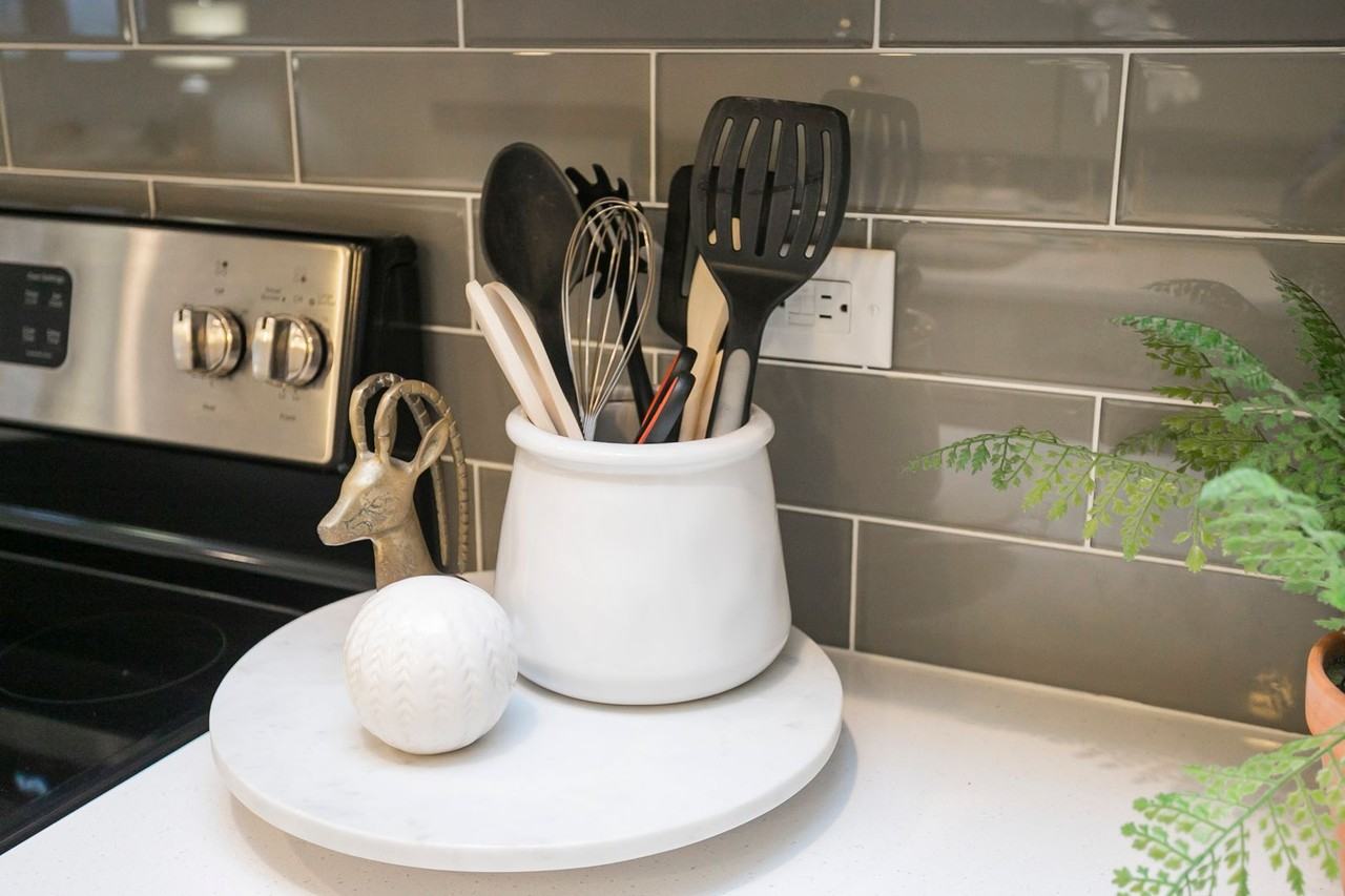 64 Fern Ave - Photo 7 of 33