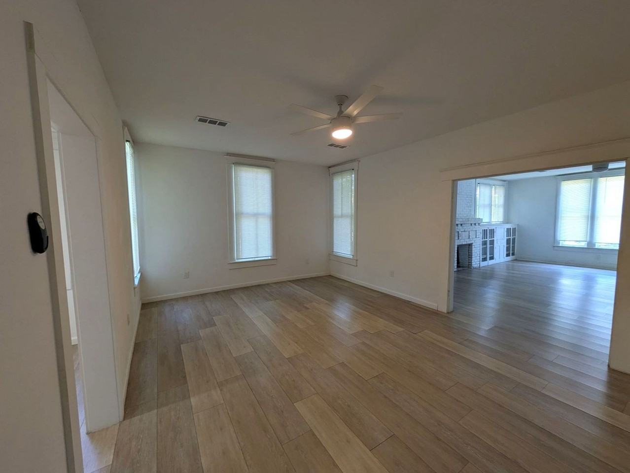 1420 Liveoak St - Photo 7 of 22