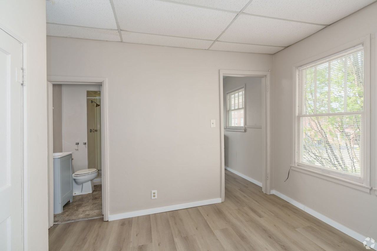 Biston Apartments - Photo 2 of 24