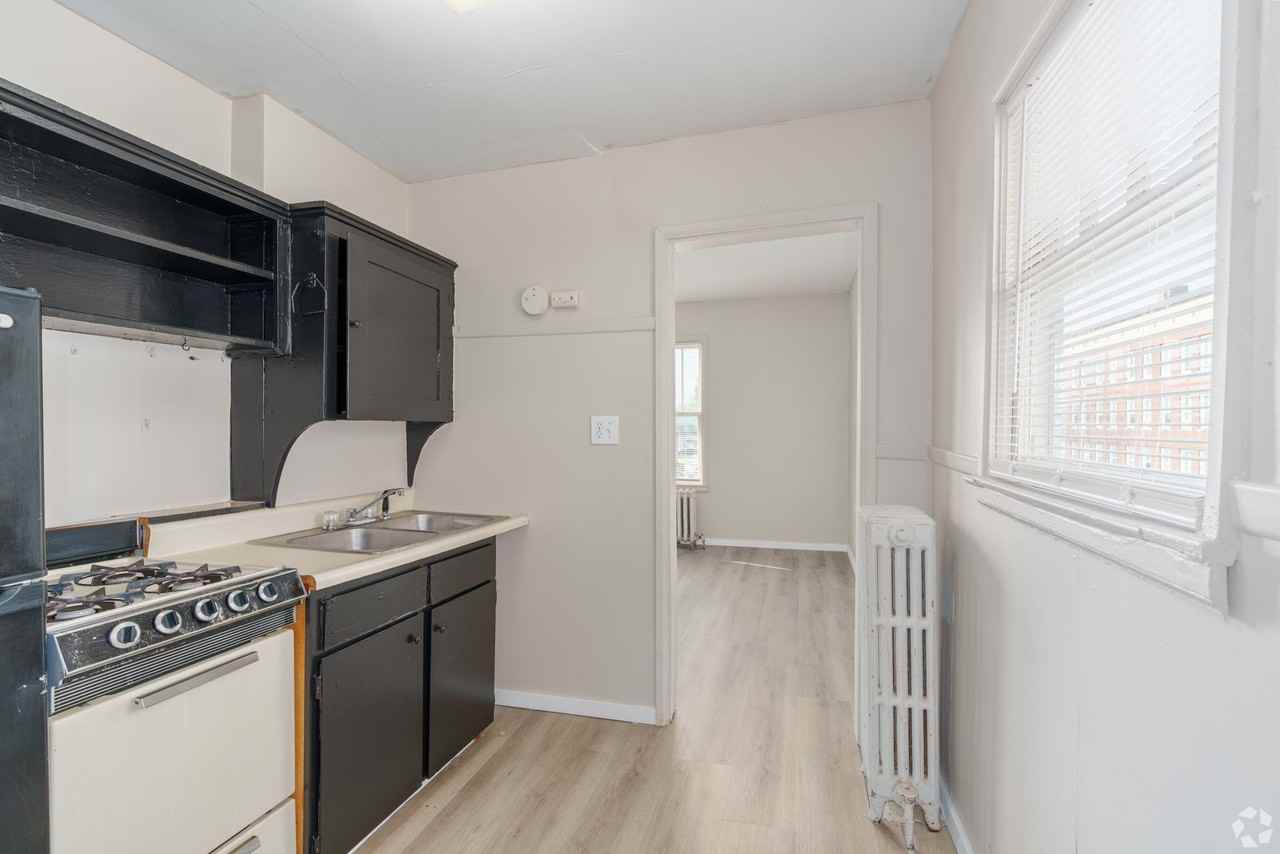 Biston Apartments - Photo 4 of 24