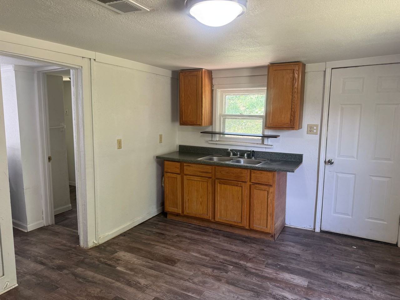 3018 N 10th St - Photo 5 of 9