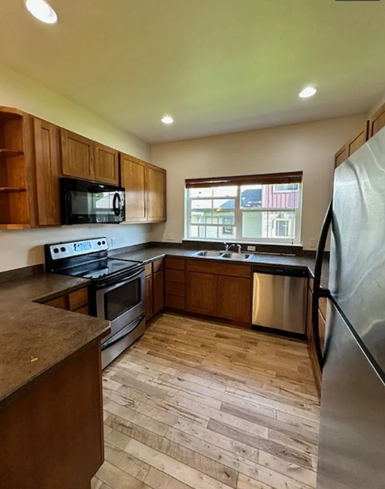 374 Kimball Ave #A - Photo 5 of 18