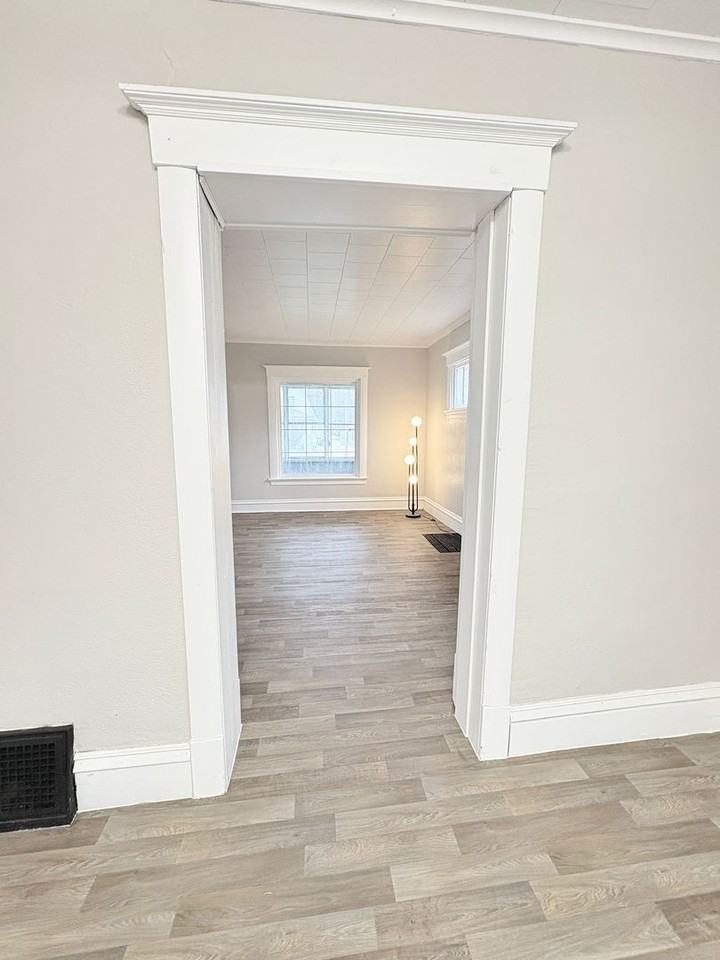 119 Winthrop St - Photo 4 of 27