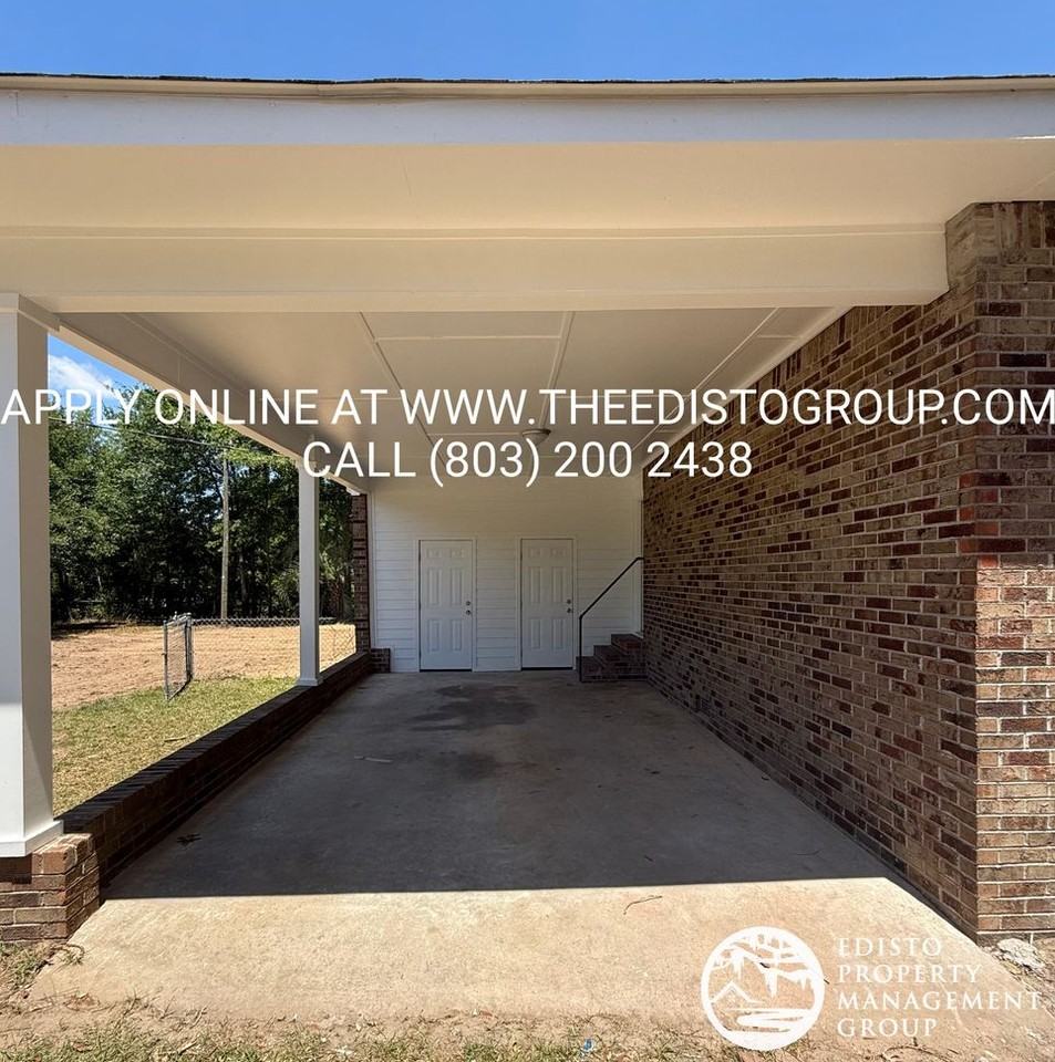 4100 Stillwood Cir - Photo 2 of 10