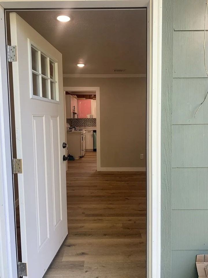307 Lindbergh Blvd - Photo 3 of 9
