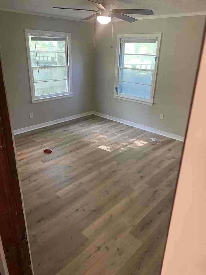 307 Lindbergh Blvd - Photo 7 of 9