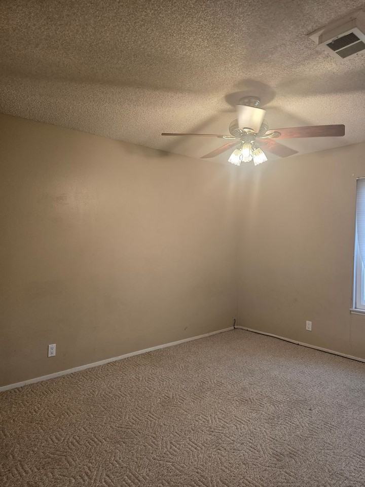 818 Sherri St - Photo 6 of 15