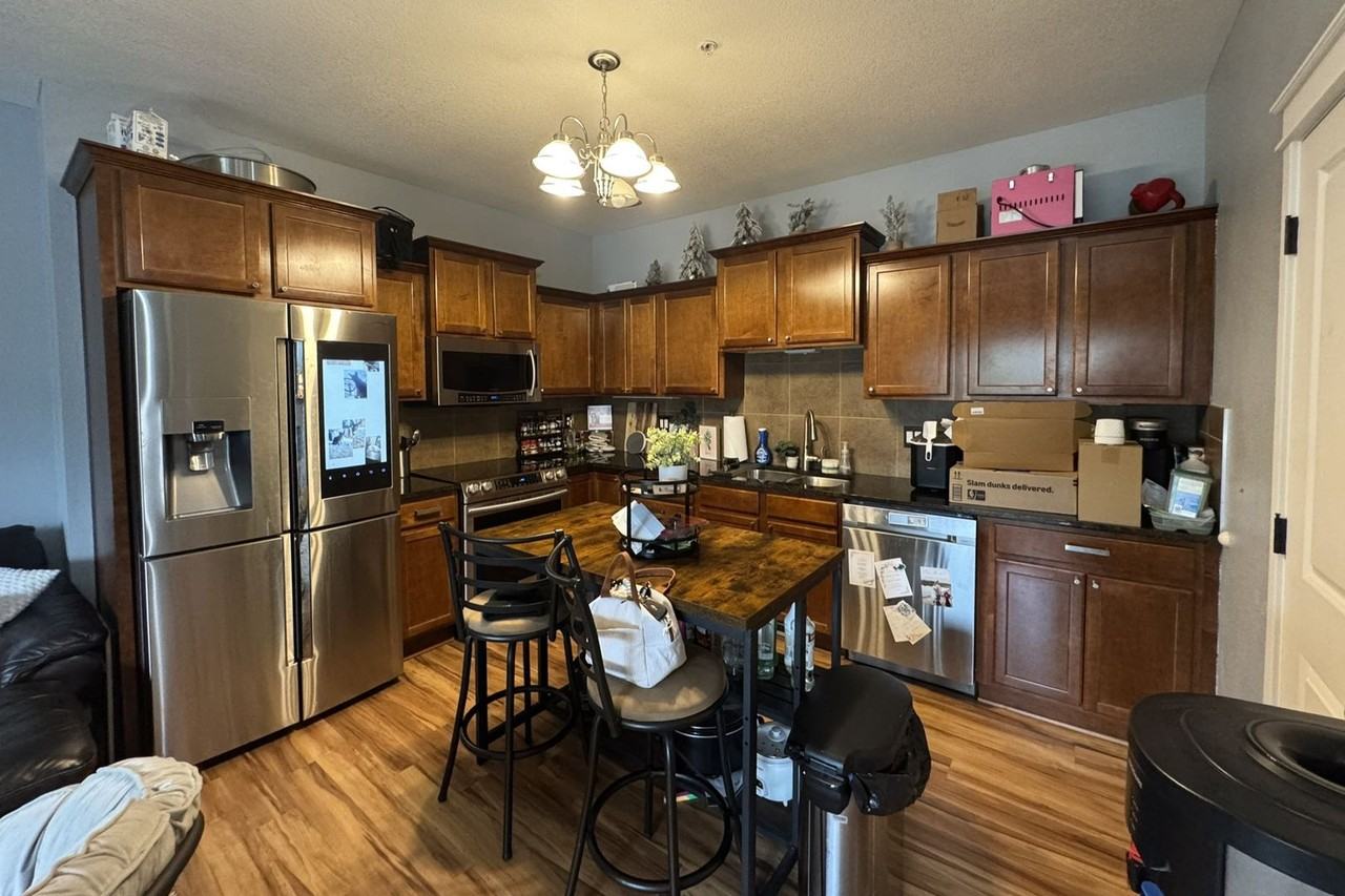 223 Ne 45th Ln - Photo 2 of 16