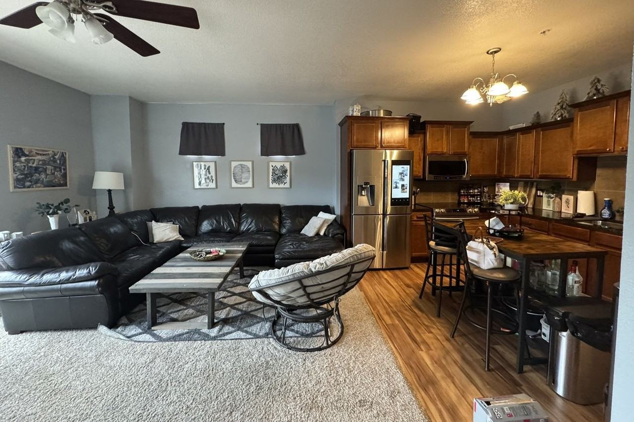223 Ne 45th Ln - Photo 4 of 16