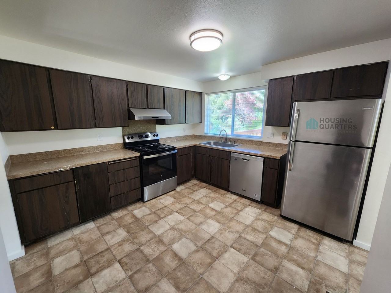 3318 S Bernard St - Photo 5 of 32