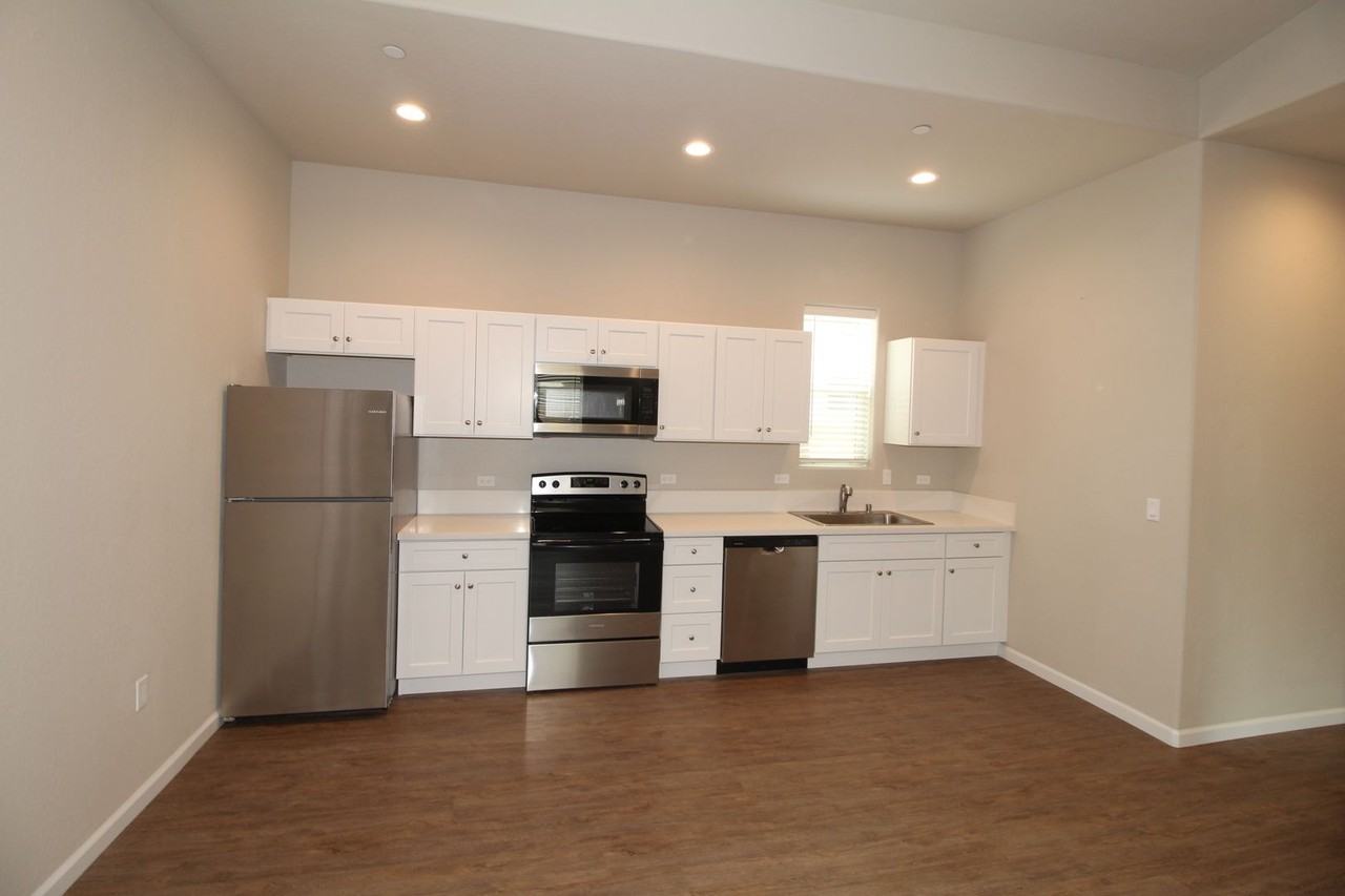 2367 N Arthur Ave - Photo 3 of 10