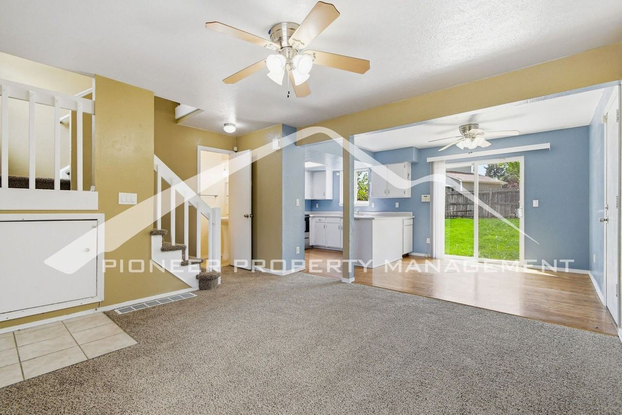 17464 E Chenango Dr - Photo 3 of 17