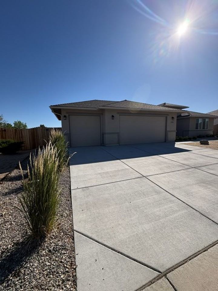 326 Bens Way - Photo 2 of 18