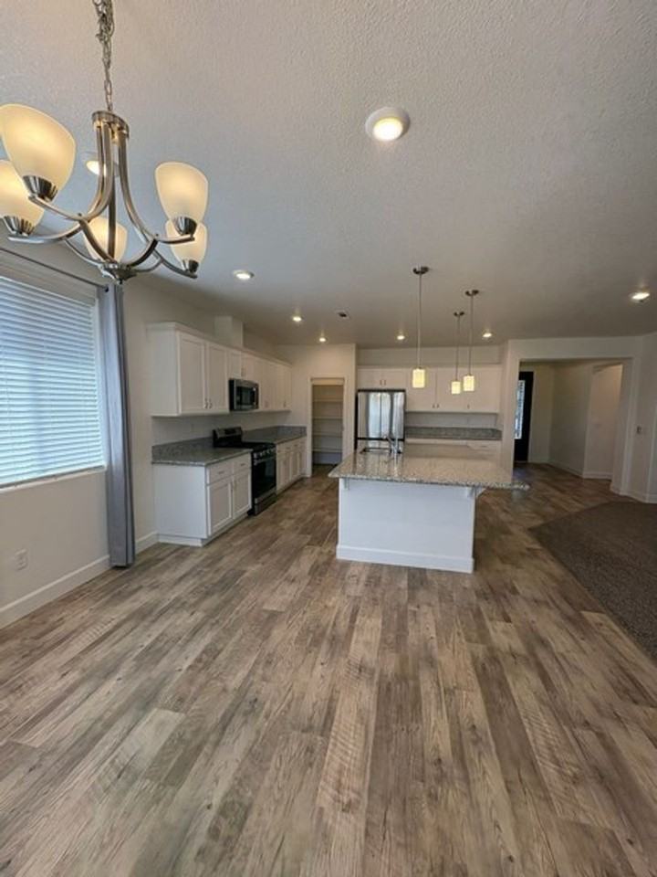 326 Bens Way - Photo 5 of 18